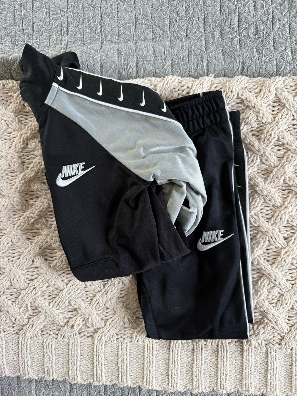 Nike NEVER WORN - Black and Gray Kids Tracksuit/Jogger Set